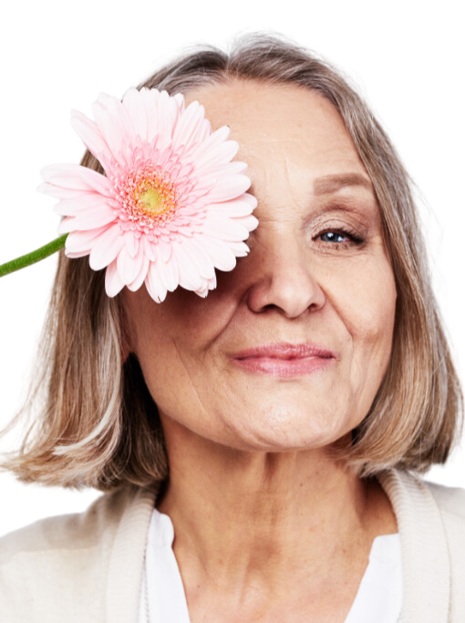 middleagedwomanwithdaisy